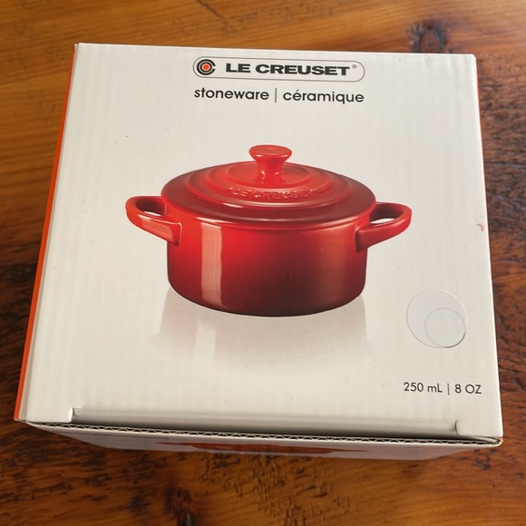 Le Creuset Mini Cocotte. White - Picture 2 of 8